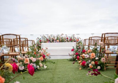 Laura Her Boda Exterior Altar