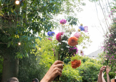 Laura Her Boda Exterior Bouquet